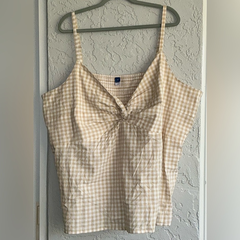 Old Navy Gingham Spaghetti Strap Women's Top (NWOT) - Picture 2 of 8